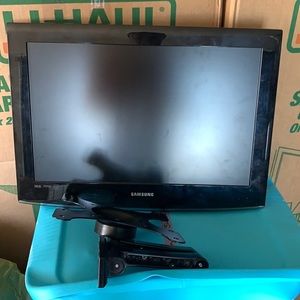 Samsung 18 inch display